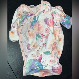 Copper Pearl newborn knotted gown in bloom print